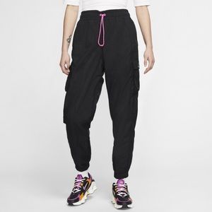 Nike Sportswear Icon Clash Women's Woven Pants